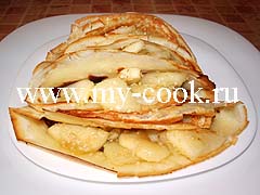 Блинчики с карамельными яблочками и кунжутом