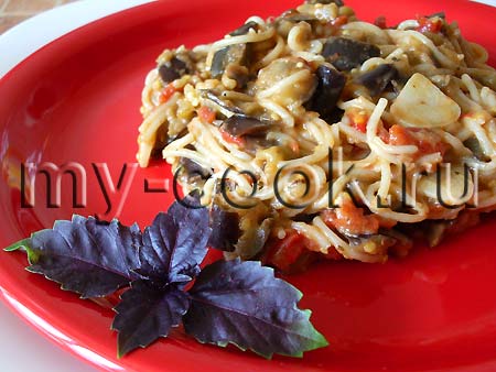 Макароны с соусом из баклажан