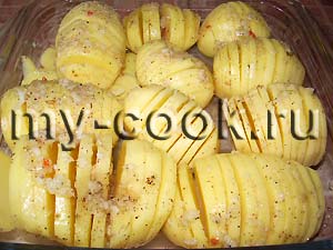 Пикантный картофель с чесночком и пряностями